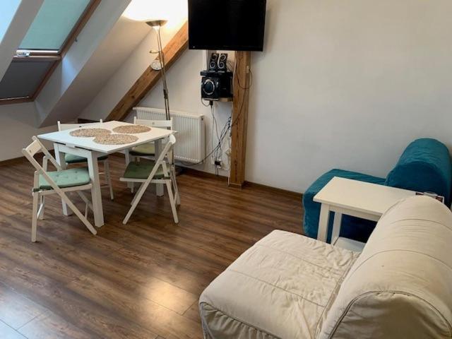Sky View Condo In Tarnowskie Góry Eksteriør billede